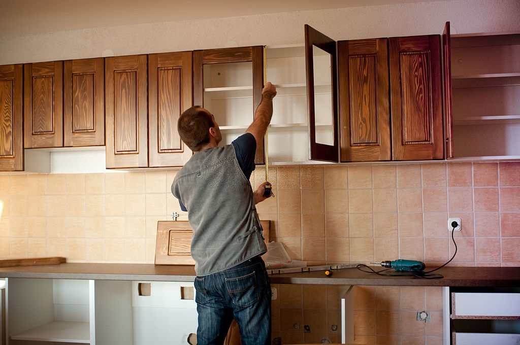 kitchen glass cabinet replacement